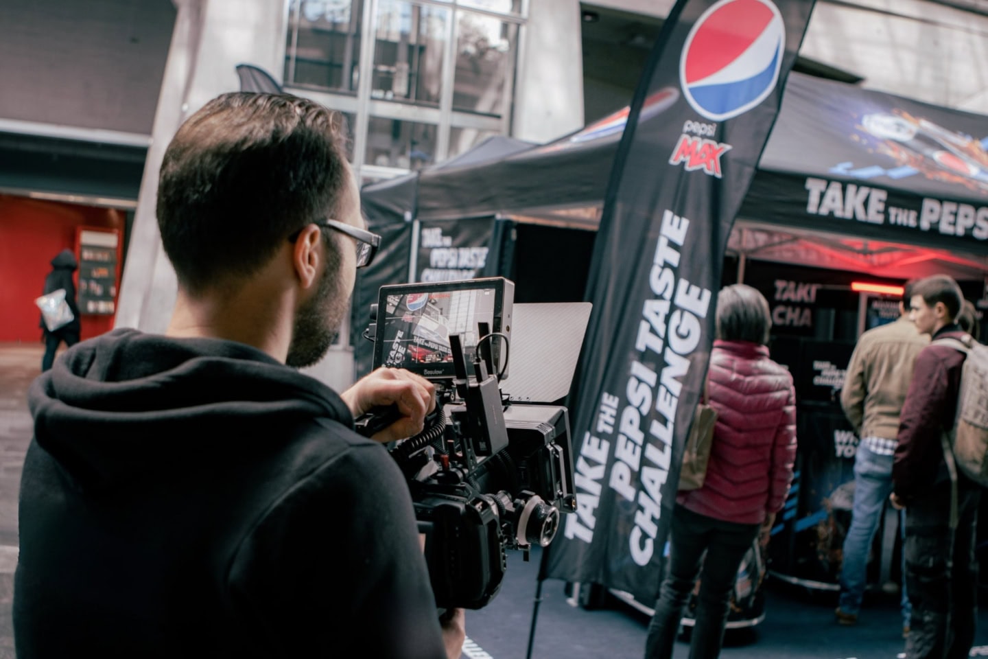 1920x1280 Services   Bild   Kommunikation & Marketing Min (1)