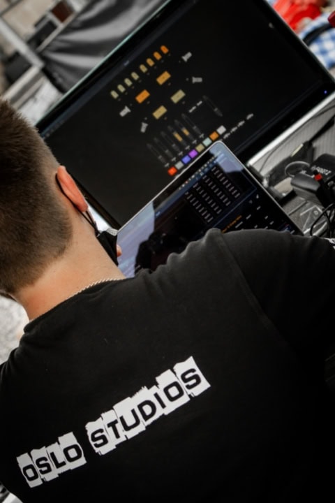 640x960 Services   Bild   Eventtechnik & Verleih Joshua Piesker Dmx Lighting